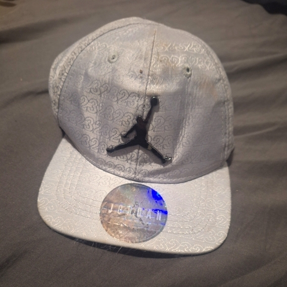 Jordan Kids Hat - Light Gray with Black Logo - Picture 1 of 4